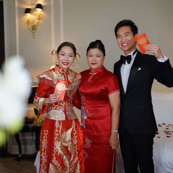 Chinese Wedding dress - Picture 4 of 4